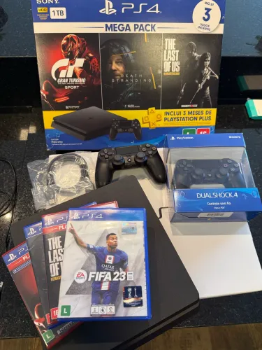 PlayStation 4 - 1 TB com 2 controles e 4 jogos
