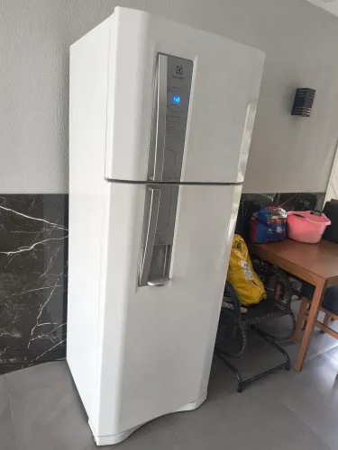 Geladeira Eletrolux dfw52