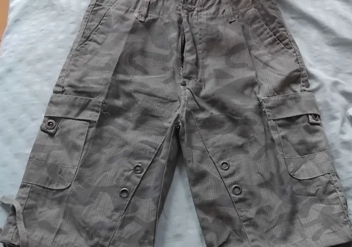 Bermuda cargo camuflada juvenil