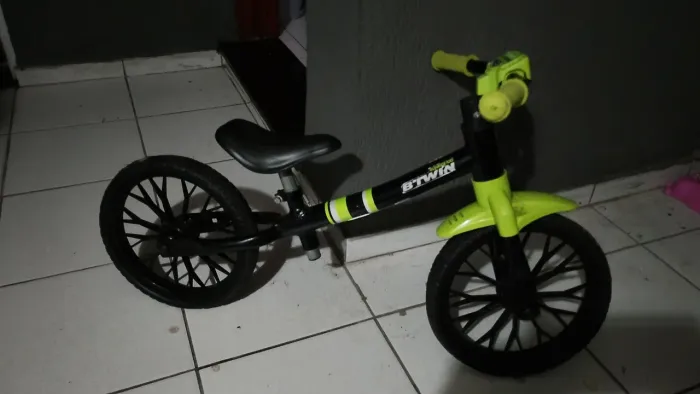 Bicicleta infantil sem pedal runrider