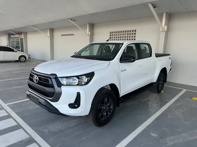 Toyota Hilux CD SR 4X4 2.8 TDI Diesel Aut. 2025