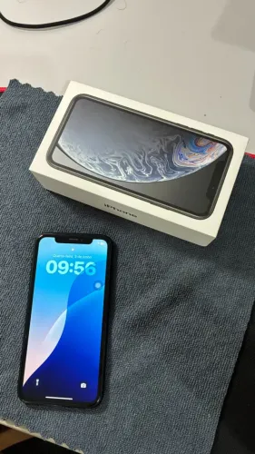 iPhone XR 128GB Preto + Carregador + Caixa