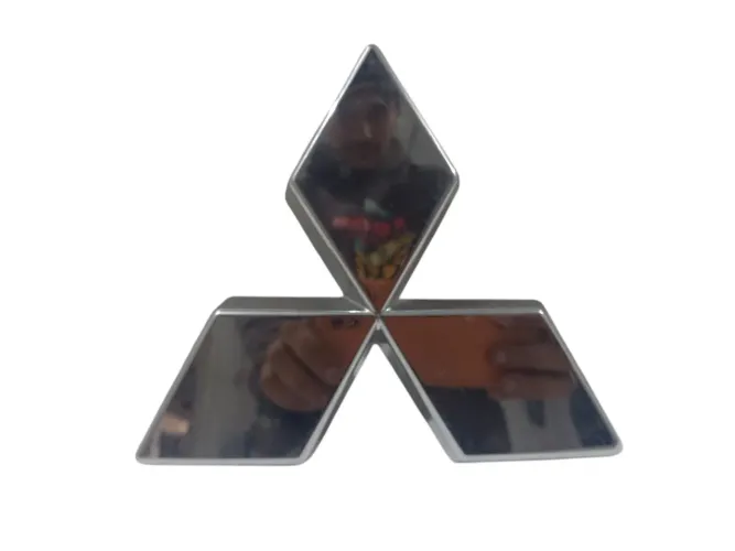 Emblema Mitsubishi L200 2013 original