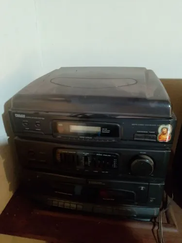 Som Philco toca fita e disco