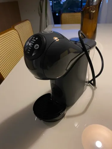Cafeteira Nescafé Dolce Gusto Genio S Basic 127V - Excelente Estado