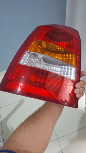 Farol traseiro astra 2003