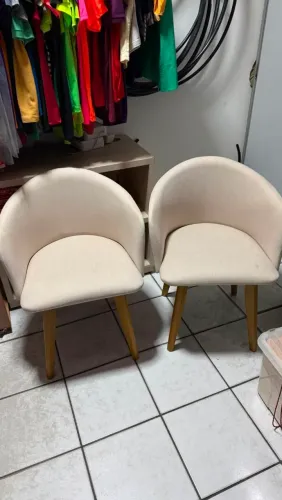 Par de Poltronas em Linho