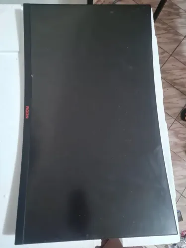 Monitor AOC 32" - Tela quebrada