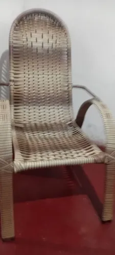 Cadeira de descanso e um puff apoio para as pernas