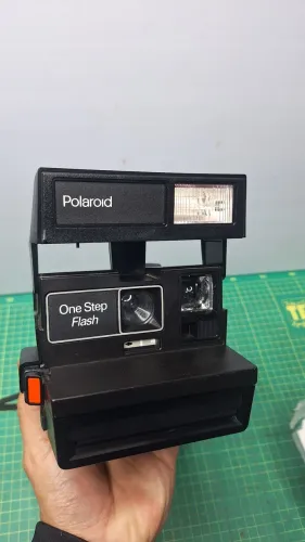 fotográfica analógica instantânea Polaroid OneStep Flash vintage