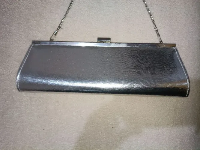 Bolsa prata.