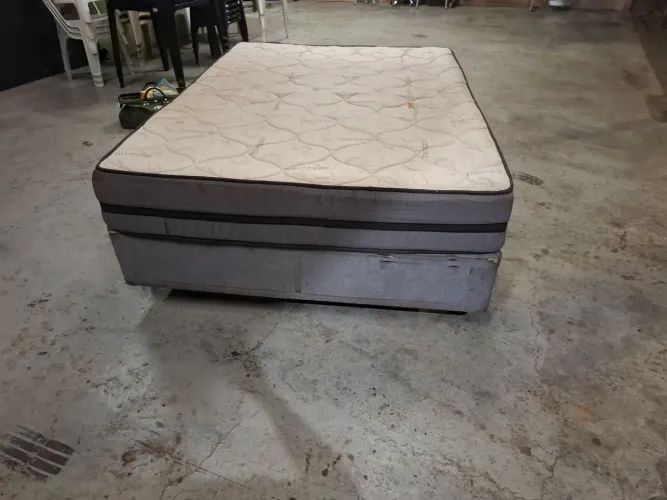 Cama Box casal com colchão