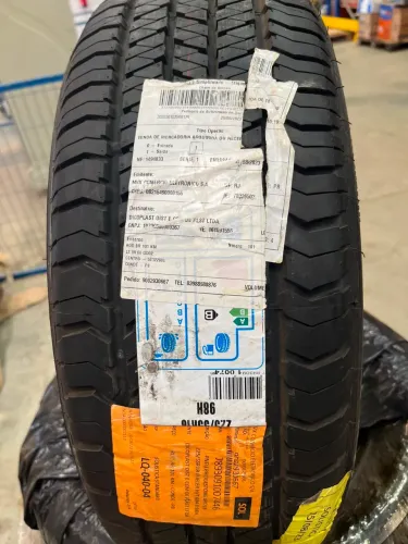 Vendo pneu aro 18 novo 