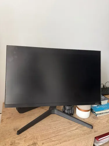 Monitor  Samsung 24? 