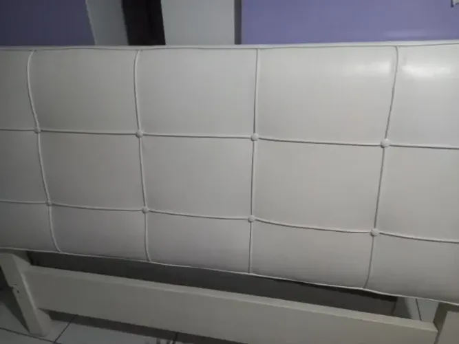 Cama casal com cabeceira