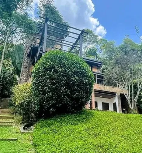 Casa no condomínio Capitalville com 350 m2 com 3 quartos, suíte, em meio da natureza, jund