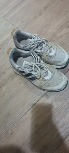 Sapato adidas usado