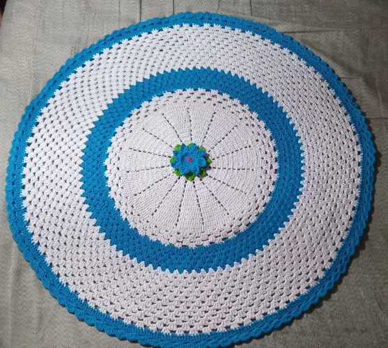 Vendo Toalha de Mesa em Crochê Azul