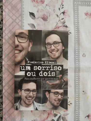 Livro Um Sorriso ou Dois R$15