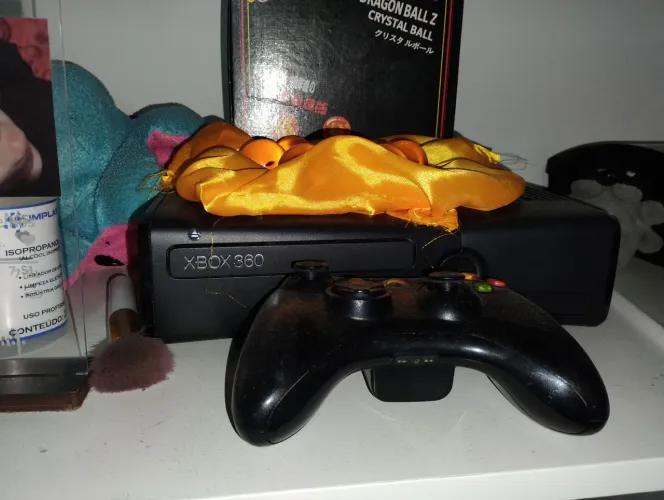 Xbox 360 com defeito acompanha jogo e controle