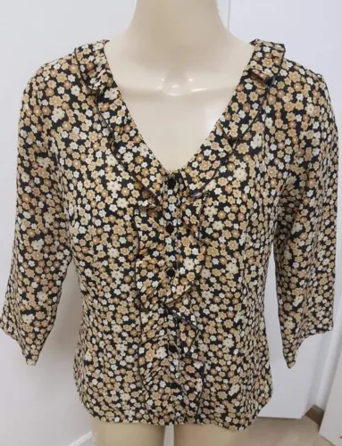 Blusa em crepe n 42 com babados