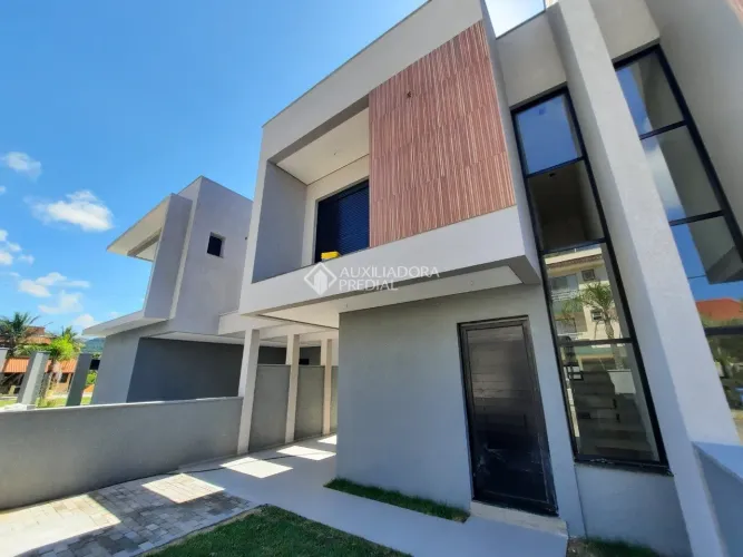 Casa a venda 3 domitórios, 1 suite, 1 vaga no Sul da Ilha em Florianópolis SC - Praia dos