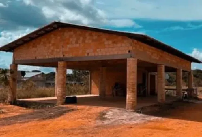 Aluga-se Barracão no Tepequém 