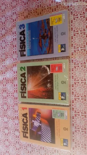 Coleção Física Ensino Médio. Livros usados em ótimo estado!