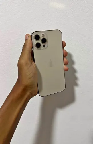 Iphone 12 pro max dourado