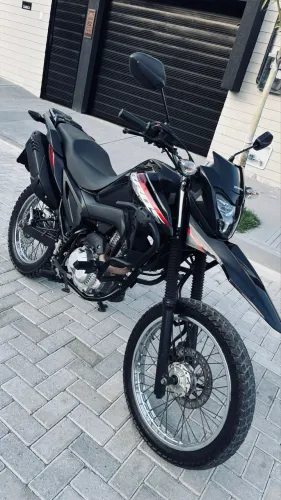Moto muito nova, sem marcas de uso