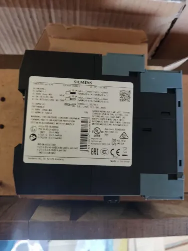 SIMOCODE?pro?V?PB, da Siemens, código?3UF7010?1AU00?0