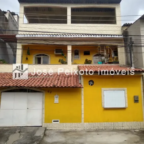 Casa Triplex com Terraço com Churrasqueira - Próximo a Estrada da Cachamorra