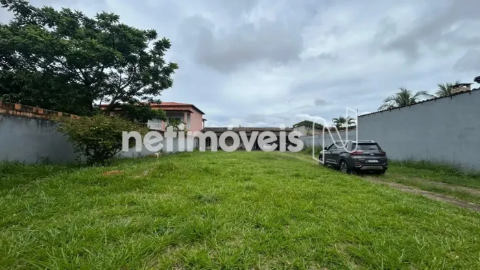 Casa térrea 3 quartos, em lote de 800m²;