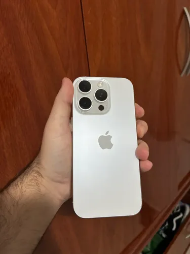 iPhone 16 Pro de 512gb 97% bateria