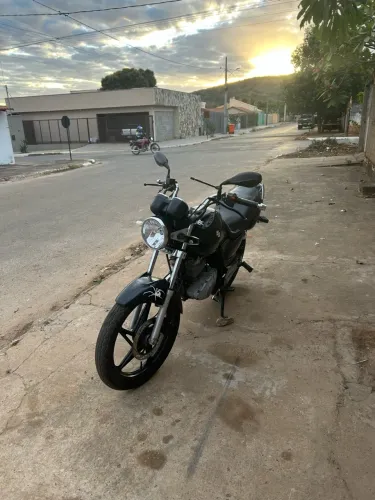 Suzuki yes super conservada, pra catirar!! Vender só esse preço