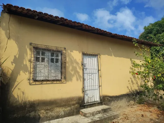 VENDE SE ESTA CASA