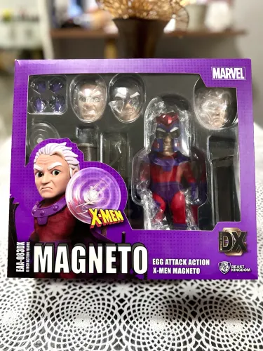 Magneto Deluxe Version (EAA-083DX) da linha Egg Attack Action da Beast Kingdom