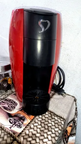 Cafeteira Três Corações Vermelha - Cápsulas - Excelente Estado