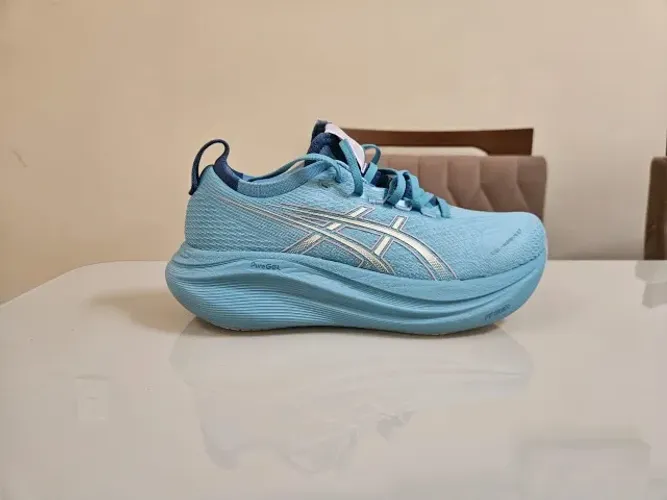 ASICS Gel Nimbus 27 Feminino, Tam. 38 ? Novo (Usado 1x)