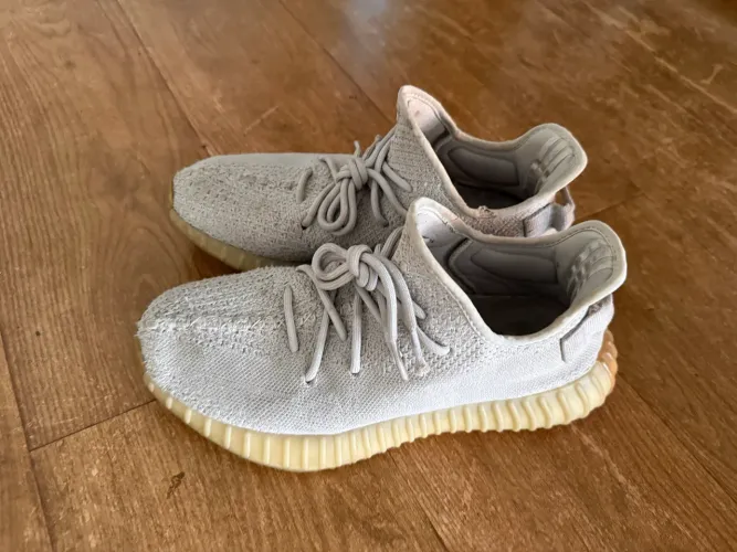 Tênis Adiddas Yeezy