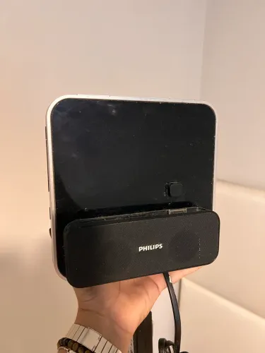 Rádio-relógio despertador Philips para iPod/iPhone DC315/12