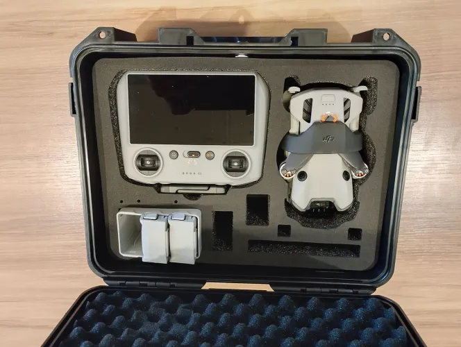 Drone Dji 4 Pro Combo plus completo . Usado 2 vezes novo na caixa com + 2 baterias 