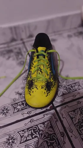 Chuteira society umbro cosmic