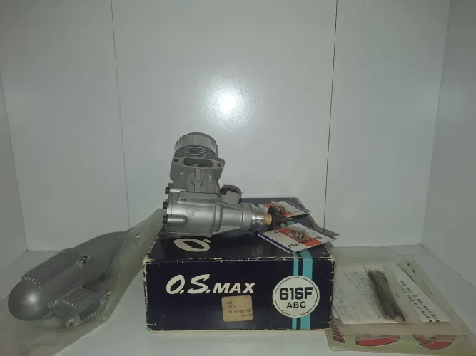 Motor Aeromodelo OS MAX 61SF Sem uso. Silenciador e 2 velas. Nao acompanha Carburador.