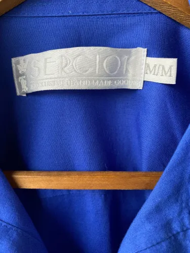 Camisa azul escuro em puro algodao