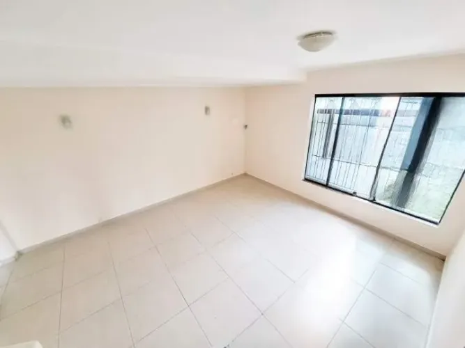 Sobrado à venda em Santo André (Bairro Paraíso) | 3 dormitórios, 2 banheiros, porcelanato