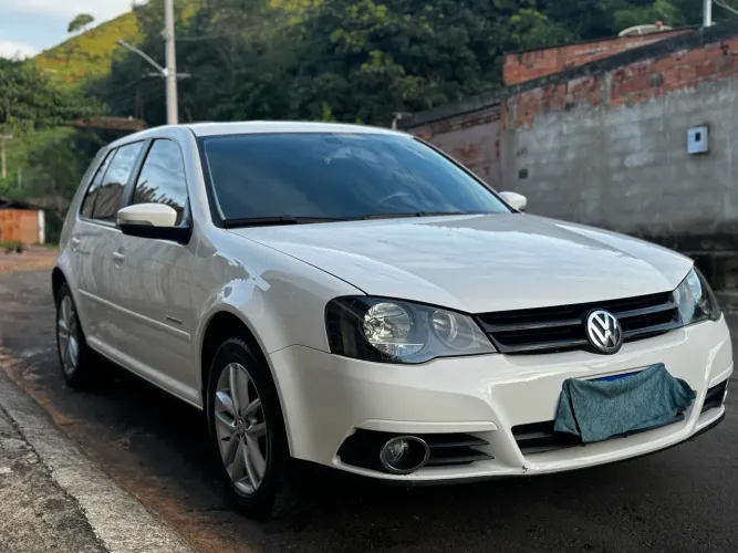 Volkswagen Golf Sportline 1.6 MI Total Flex 8V 4P 2013