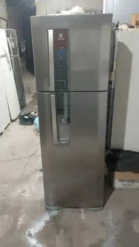 Geladeira Eletrolux Frost Free inox