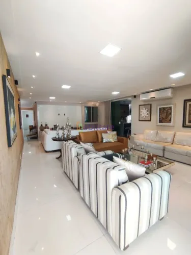 Casa de 420m² com 3 suítes sendo 1 suite master com closet - Parque Atlântico