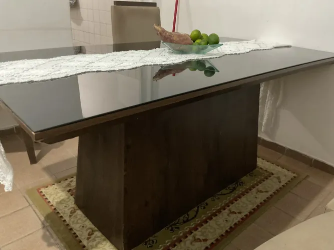Mesa de jantar c/tampo de vidro preto